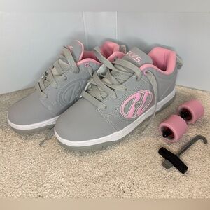 NWOT Women’s Heely’s Pink and Grey Skate Shoe #96